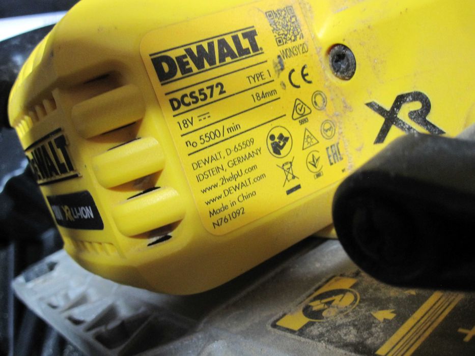 Fierăstrău circular fără perii DEWALT XR 18V 184 mm