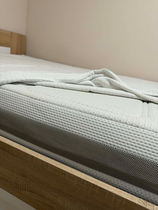 Легло 140х200 + подматрачна рамка и матрак