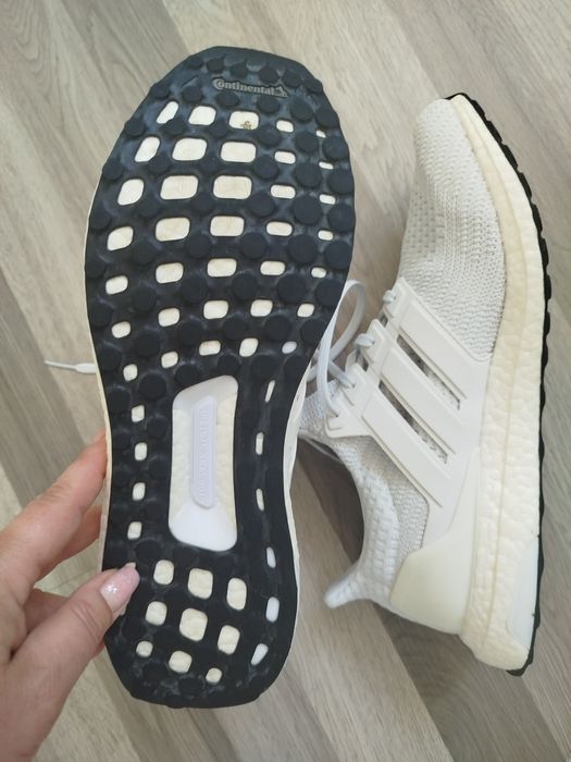 Маратонки Adidas Ultra Boost, Adidas и Gorilla Wear