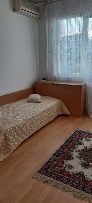 Тристаен апартамент в ж.к. Фондови жилища.