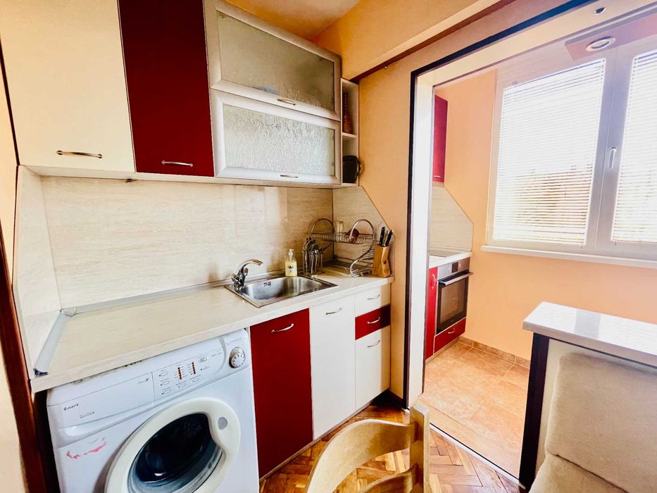 Дава се под наем Двустаен апартамент в Варна, Цветен квартал - 60 кв.м за 448.8 € - Снимка #2