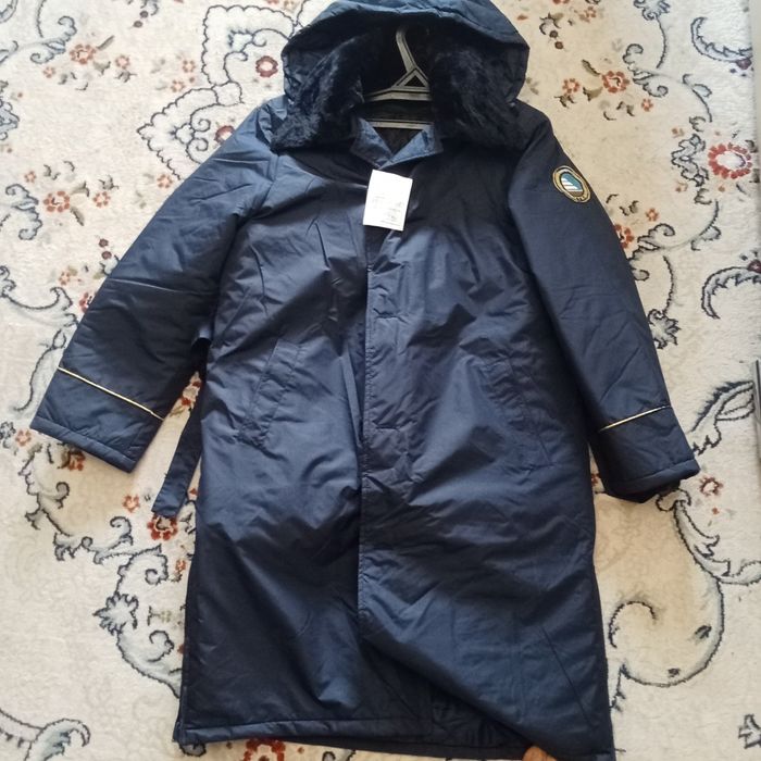 Продам новым утеплены с капюшоном .