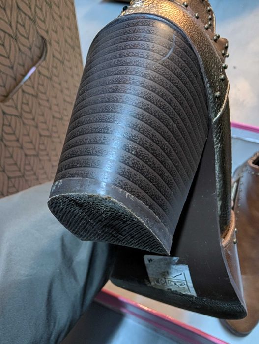 Botine maro primavara