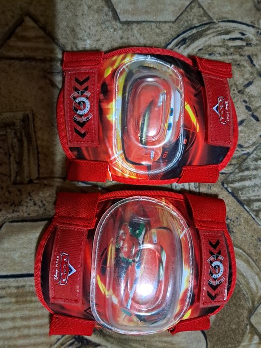 Genunchiere Cars pentru copii