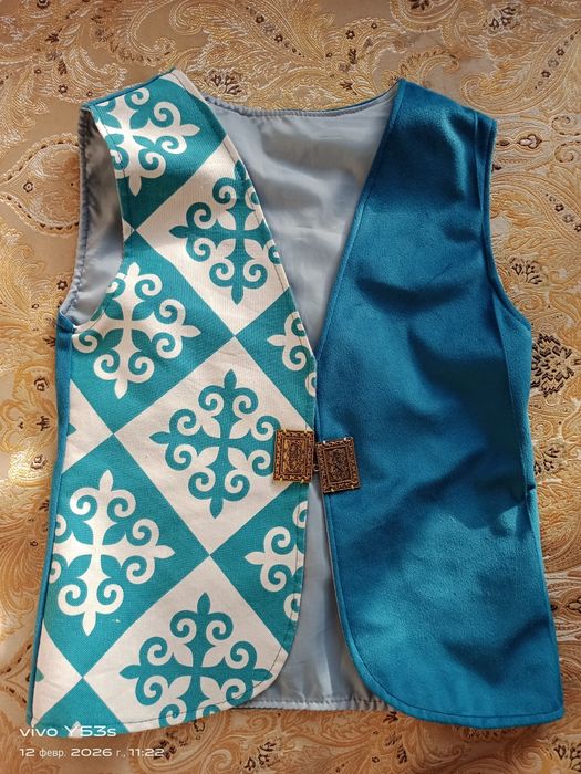 Продается камзол для мальчика