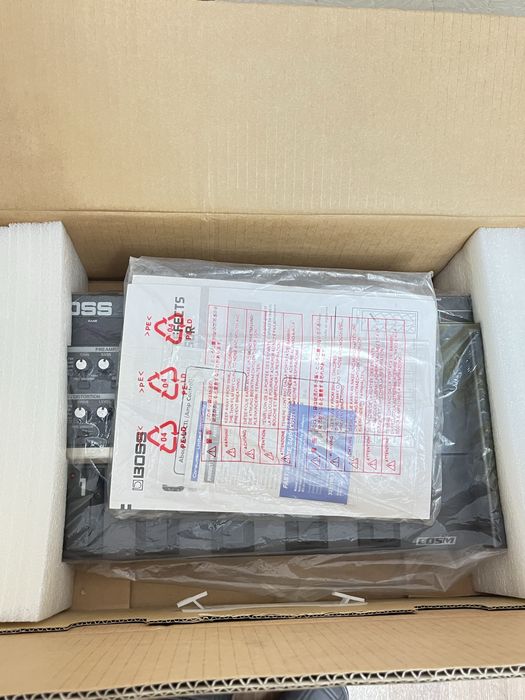 Гитарный процессор   Эфектов  Boss Gt 8