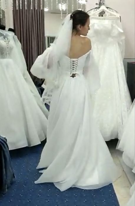 Продам свадебное платье размера S/XS