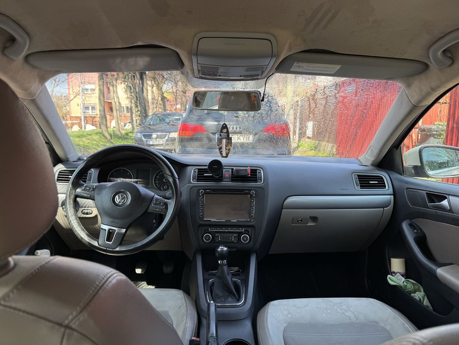 VOLKSWAGEN Jetta 2011 — imagine 5