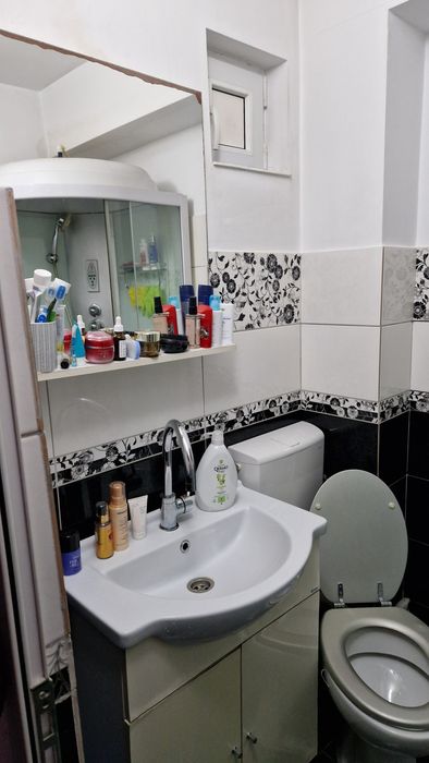 Garsonieră de vânzare – etaj 3/4, complet mobilată și utilată