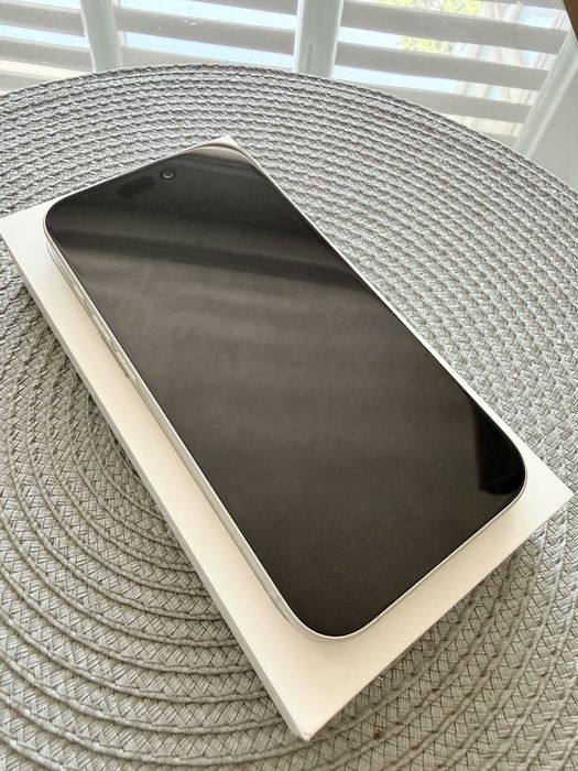 iPhone 16 128GB White в гаранция до януари 2027