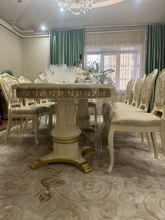 Продам стол со стульями б/у!!