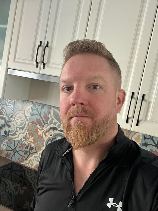 American în Brașov – Instalații, Parchet, Tâmplărie, Renovări