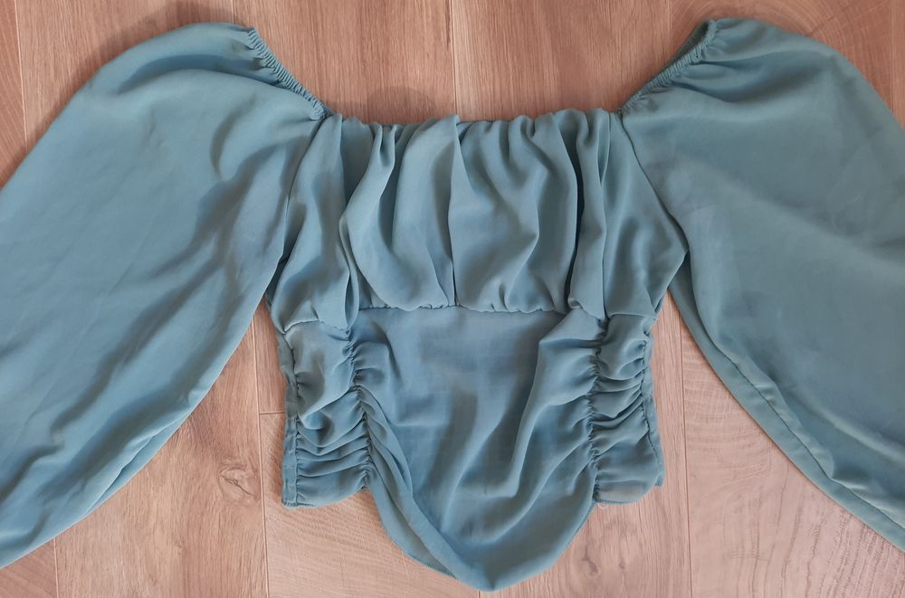 Блузи (различни) с дълъг ръкав- Всички за 15 лв.