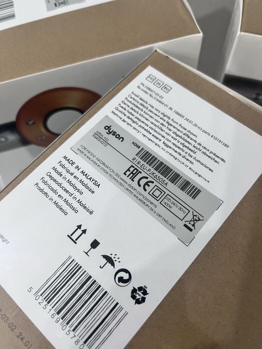 Продаю Фен Dyson HD08