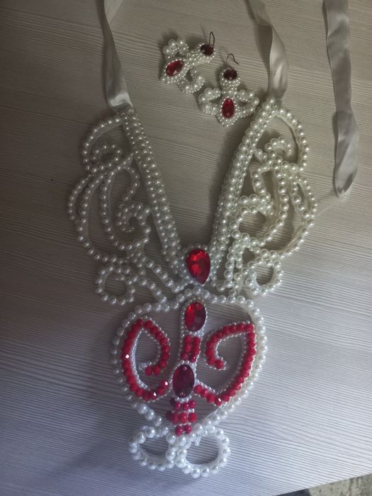 Ожерелье и серьги