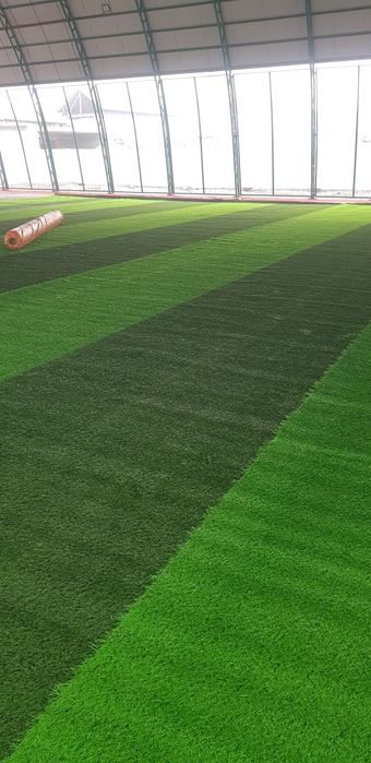 Suniy gazon sotiladi