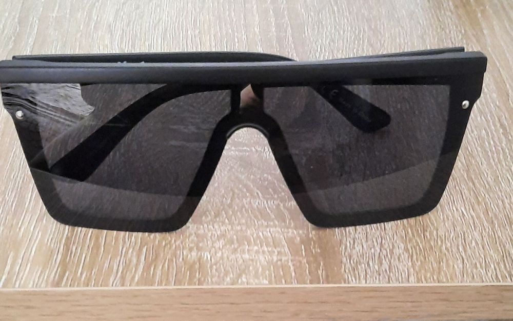 Ochelari de soare - New Yorker