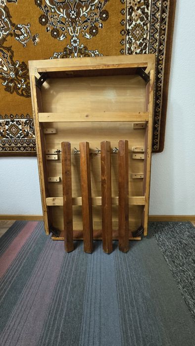Стол обеденный-раздвижной.