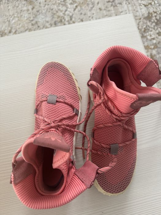 Adidasi roz Adidas