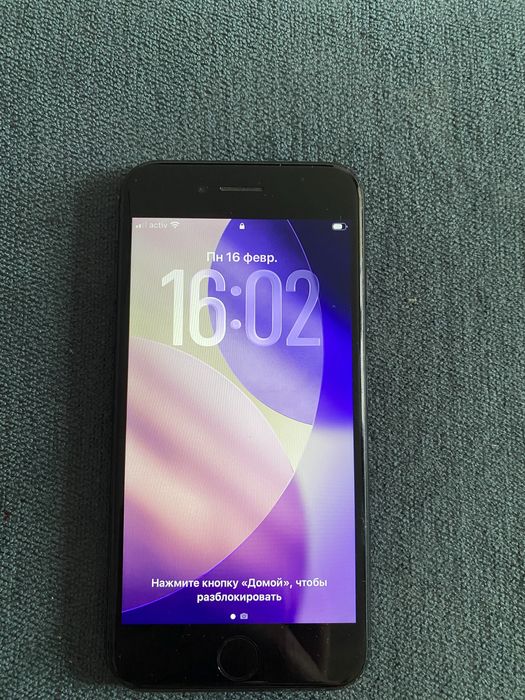 Продам iphone se 2020