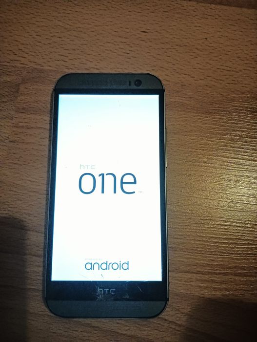 HTC One M8 Platinum