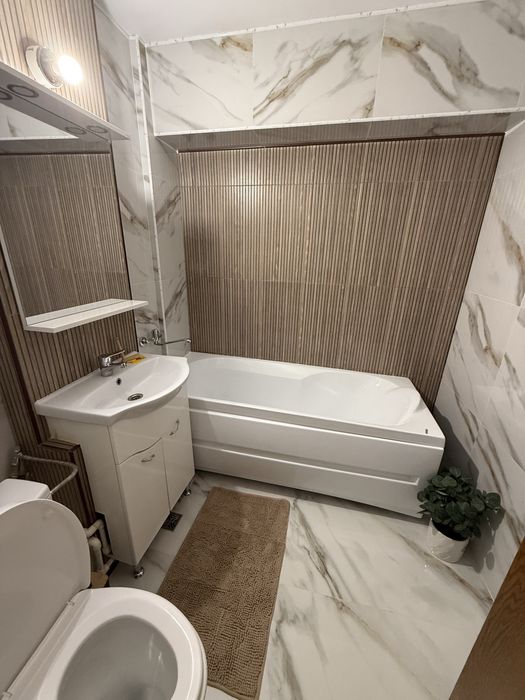 Inchiriez apartament 5 camere