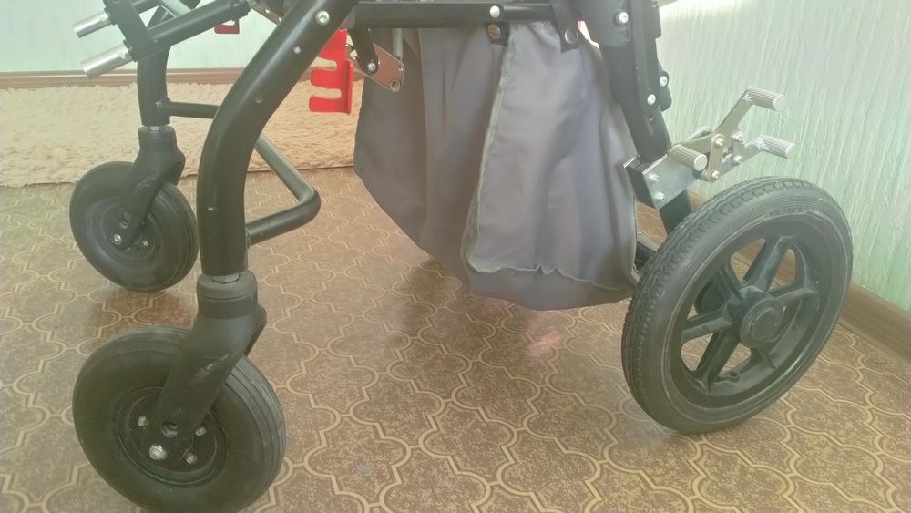 Детская инвалидная коляска