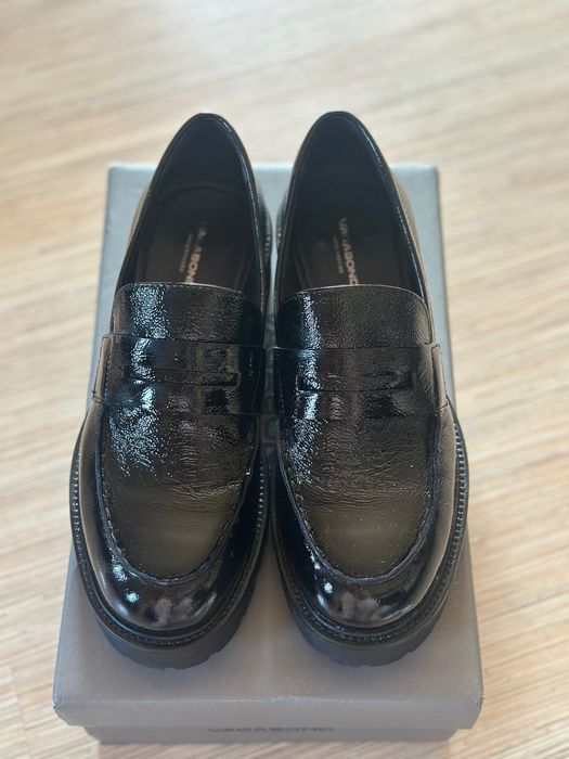 Чисто нови черни лофърси