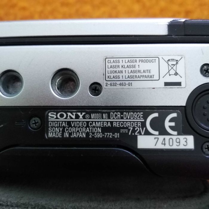 Camera video cu DVD Sony DVD 92E cu 7  mini  DVD de 8 cm Sony sigilate