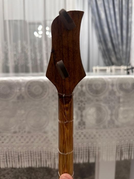 Домбра ручной работы