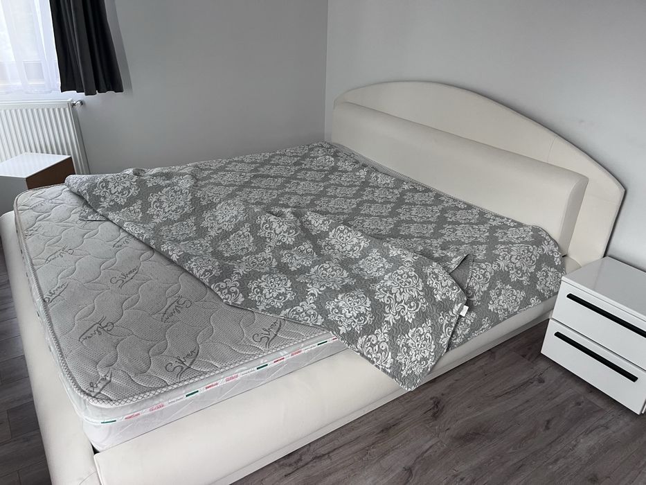 Pat alb imitatie piele + saltea 180X200