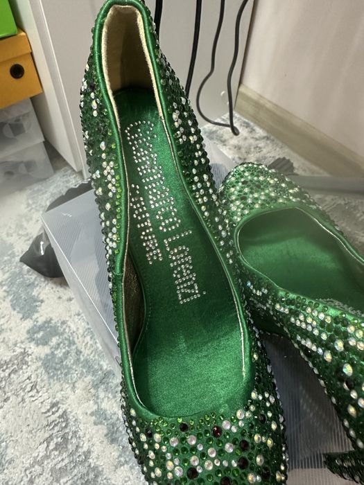 Продам женские туфли