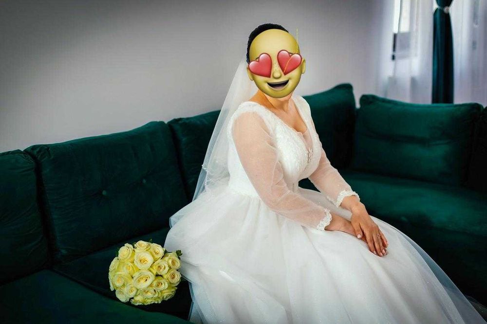 Rochie de mireasă + pantofi albi + voal scurt de vânzare