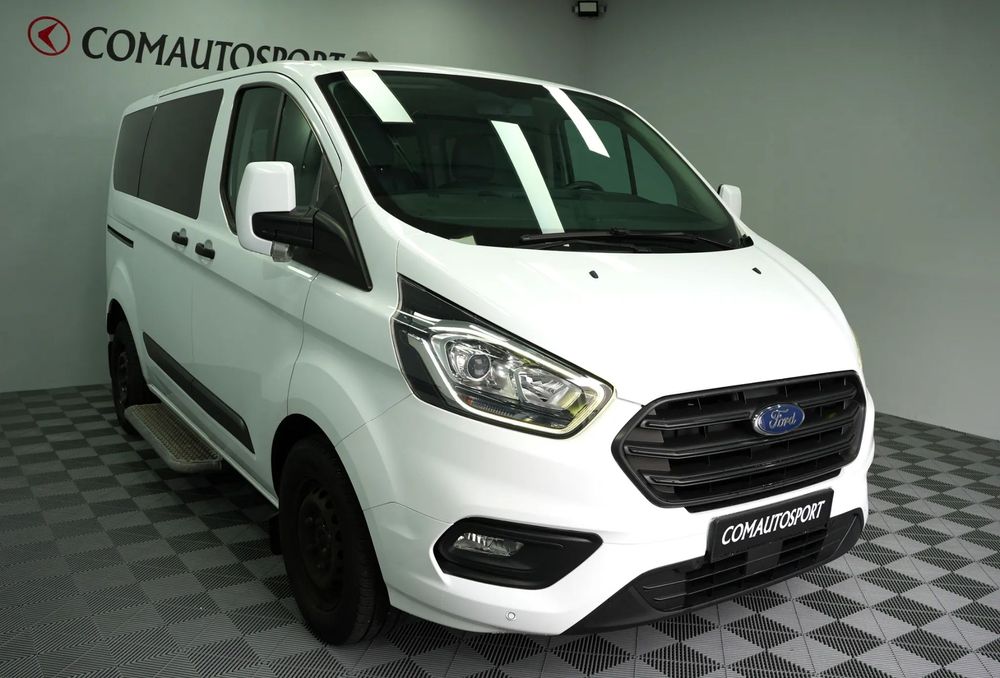 Ford Transit Custom Ford Transit Custom 2.0 MT 8+1 locuri