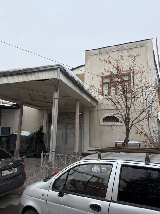 Abuturent va student bolalar uchun hazaykali uy