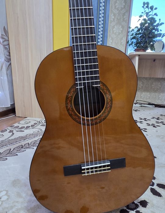 Гитара Yamaha C40 (б/у, срочно)