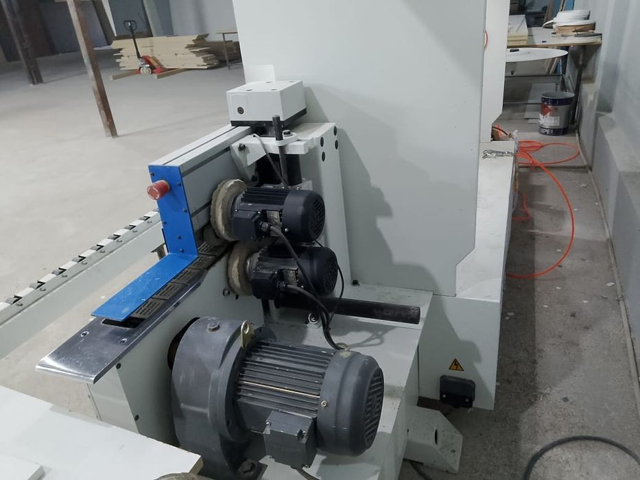 Кромкооблицовочный станок