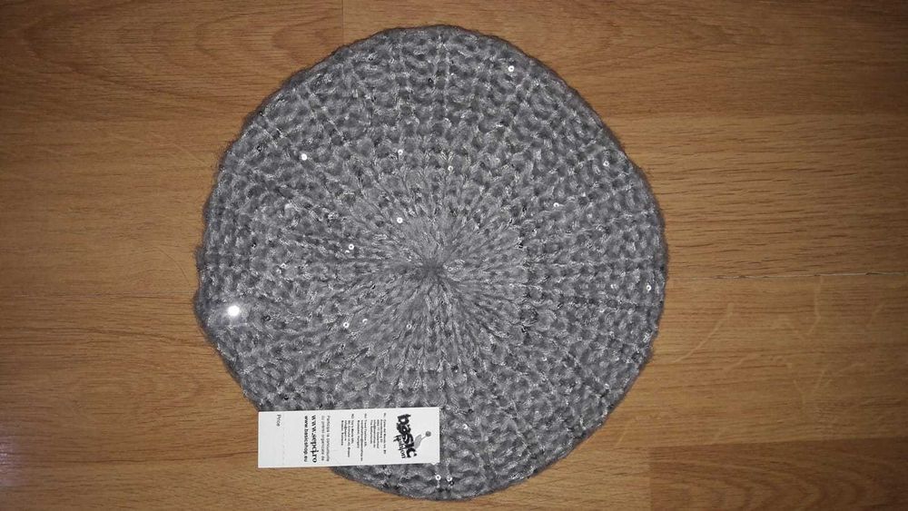 Bereta caciula de iarna de dama gri cu paiete noua