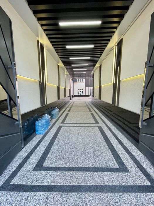 Офис на Саламатина / СРОЧНО