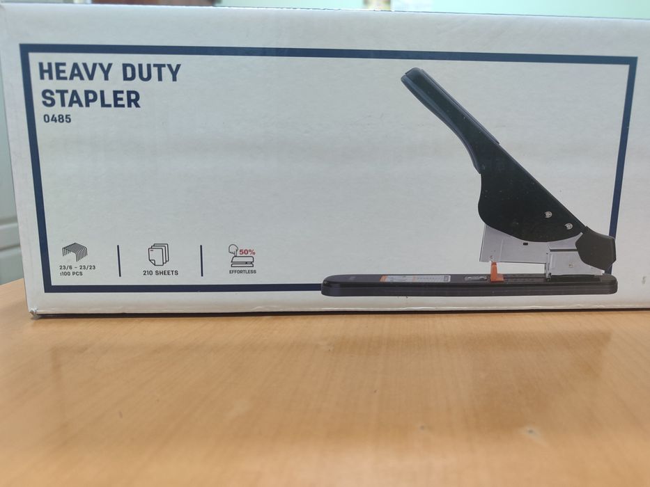 Продается большой степлер для книг