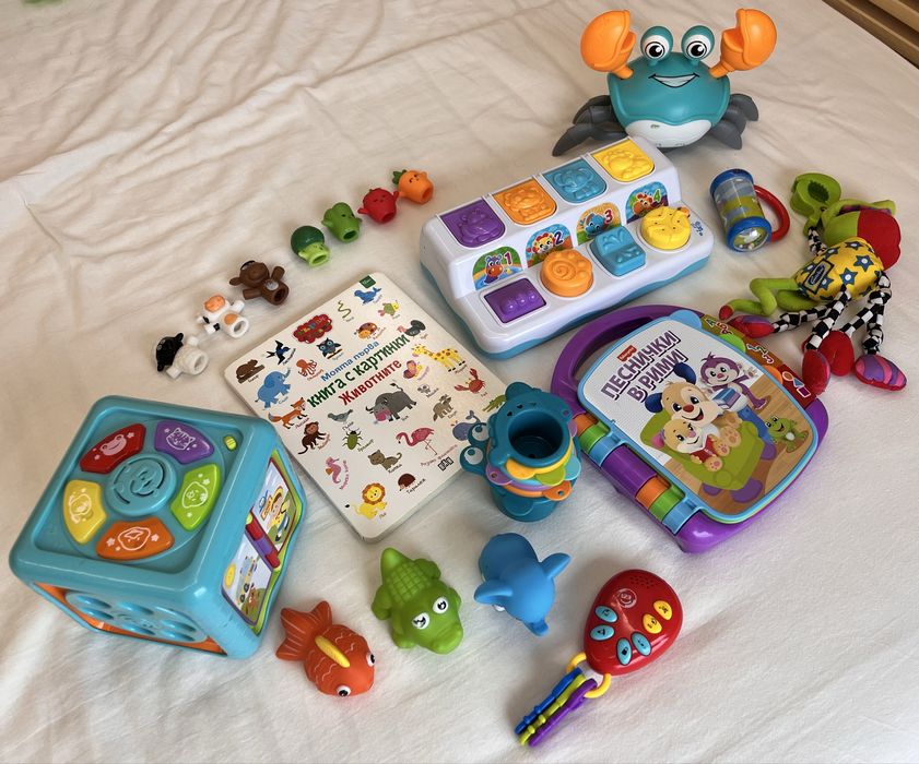 Лот образователни играчки, финна моторика и книжка за бебе