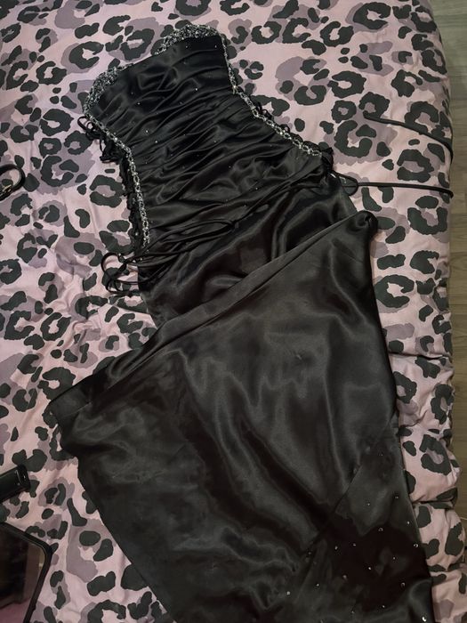 Черна бална рокля