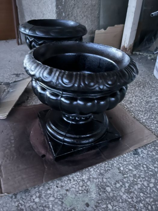 Ръчно произведени кашпи и саксии