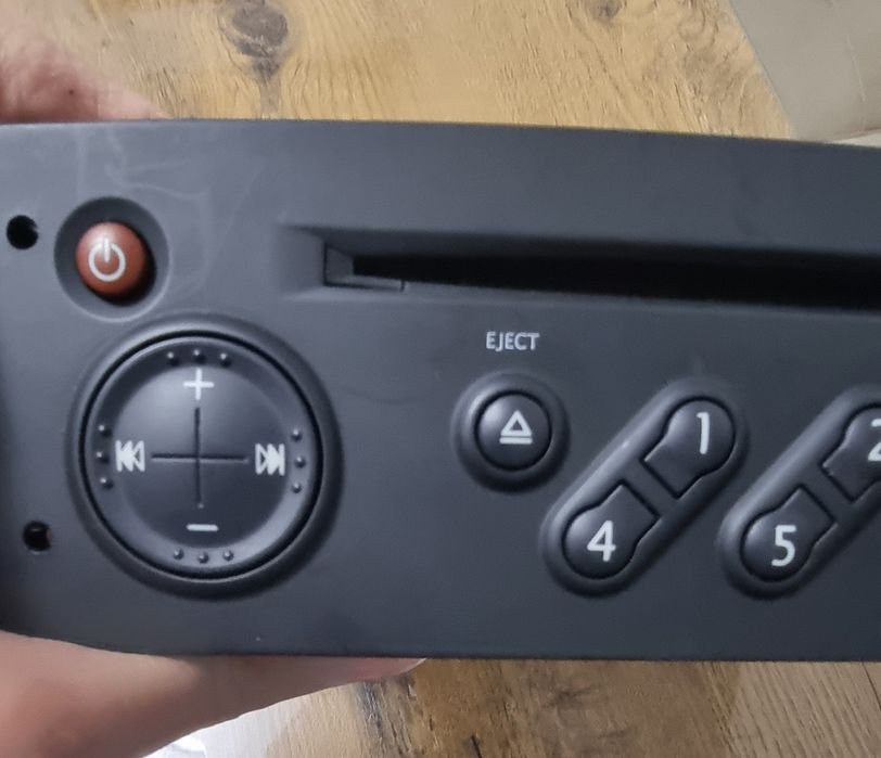 Касетофон Renault