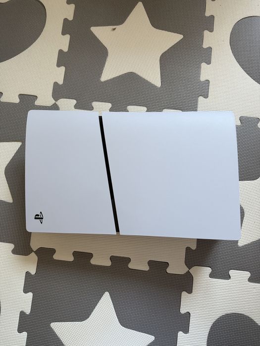 Playstation 5  в гаранция до 03.28 г