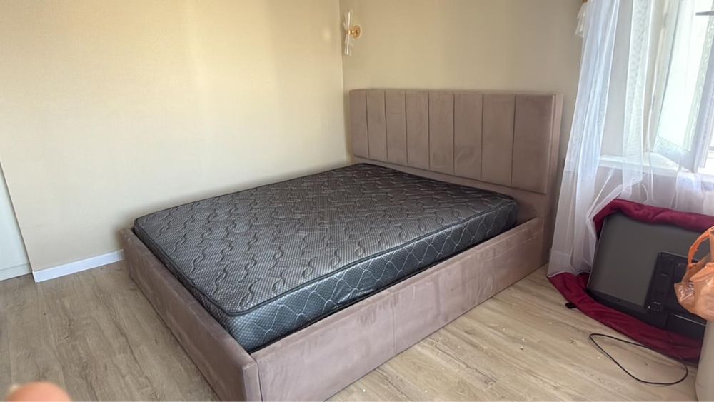 Продам кровать 180х200 в хорошем состоянии