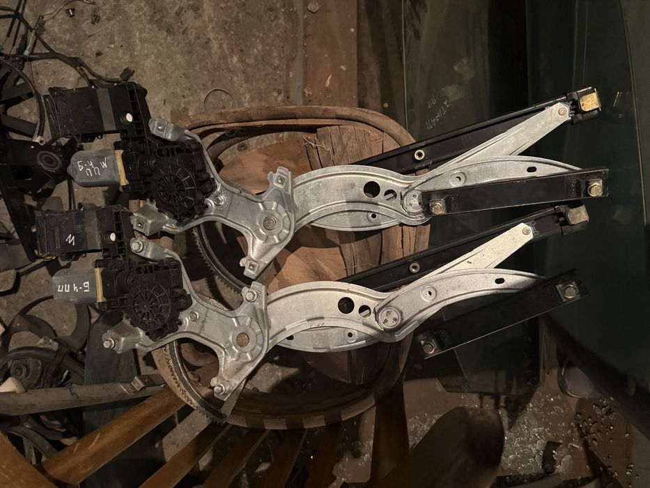 Стеклоподьемник е39 w210 w202 пассат б4