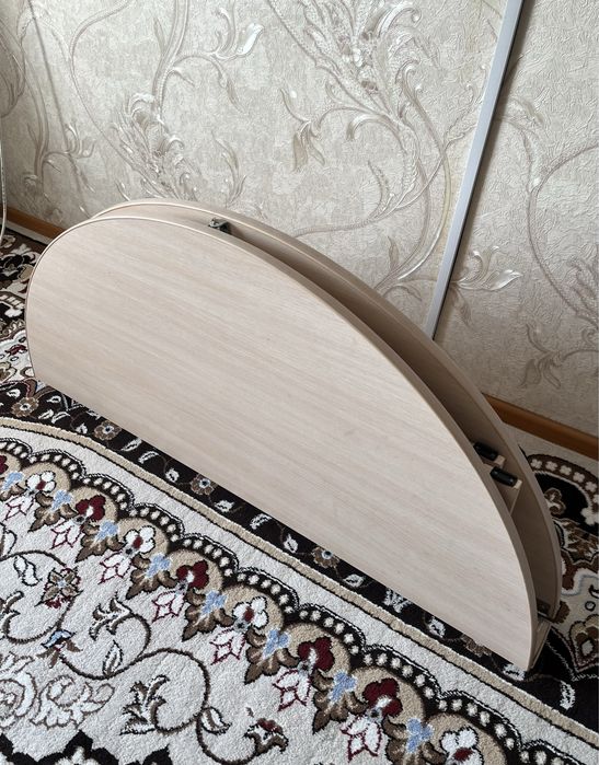 Продам круглый стол