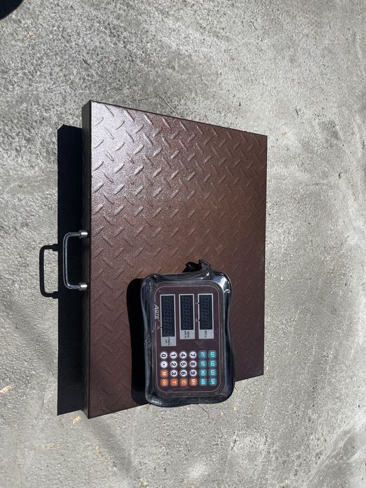 Весы эл.торговые 12000 тенге