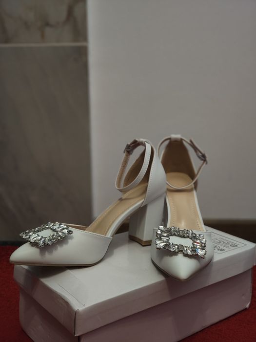 Pantofi mireasa marimea 38